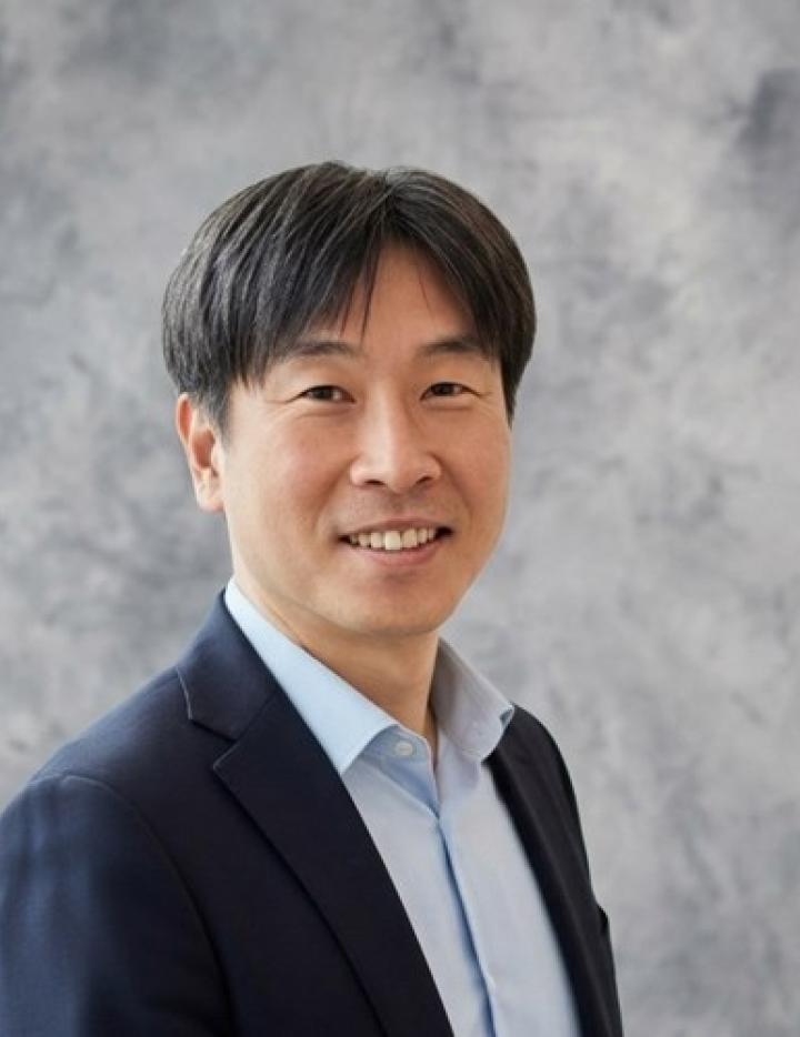Photo of Shinya Suzuki